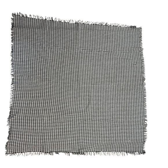 Houndstooth Blanket Shawl Wrap Scarf 42x44 Black White Fringe Unisex - Picture 6 of 7